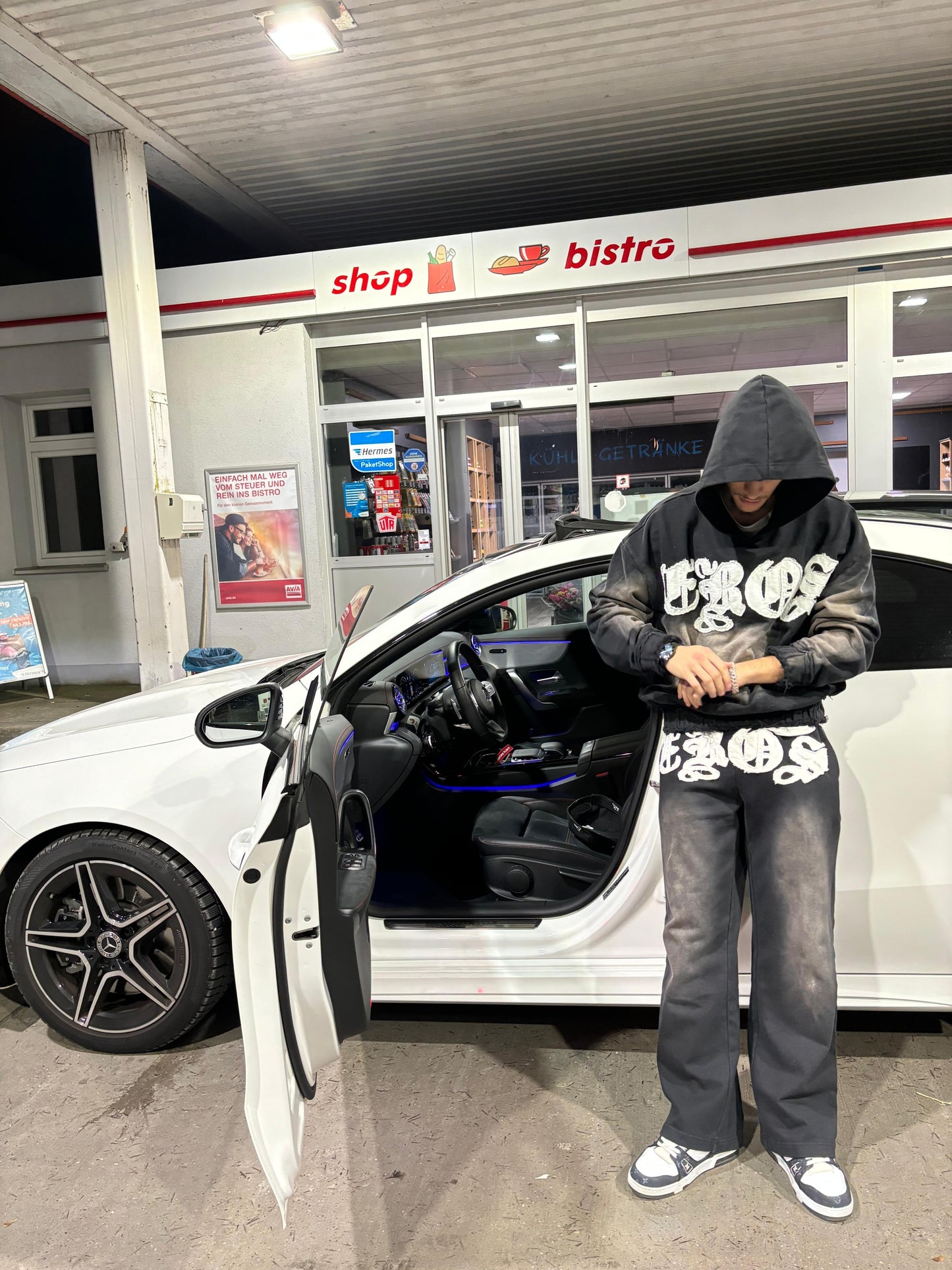 Eros-Tracksuit-Black-Baggy-Comfort-White-Design