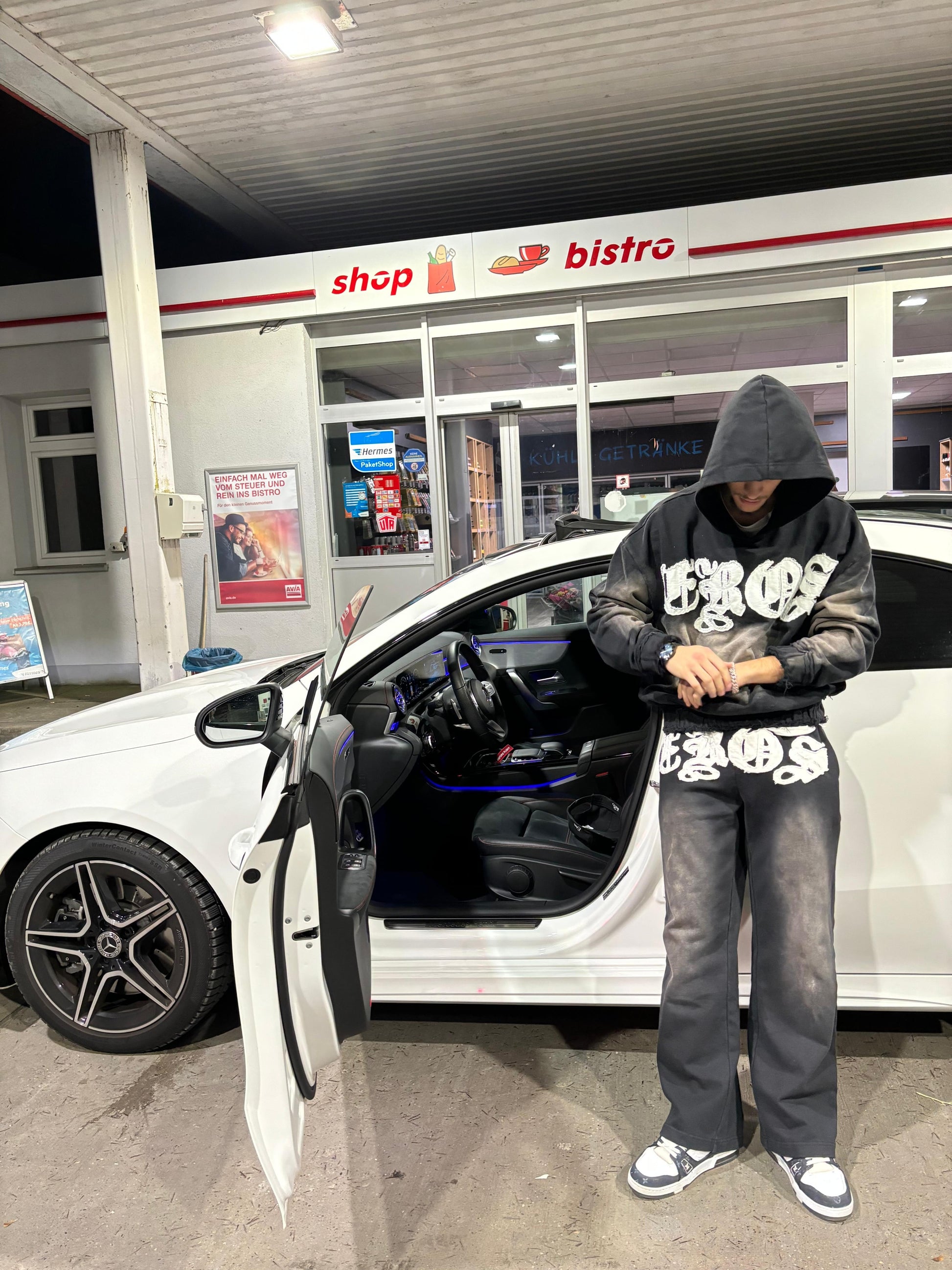 Eros-Tracksuit-Black-Baggy-Comfort-White-Design