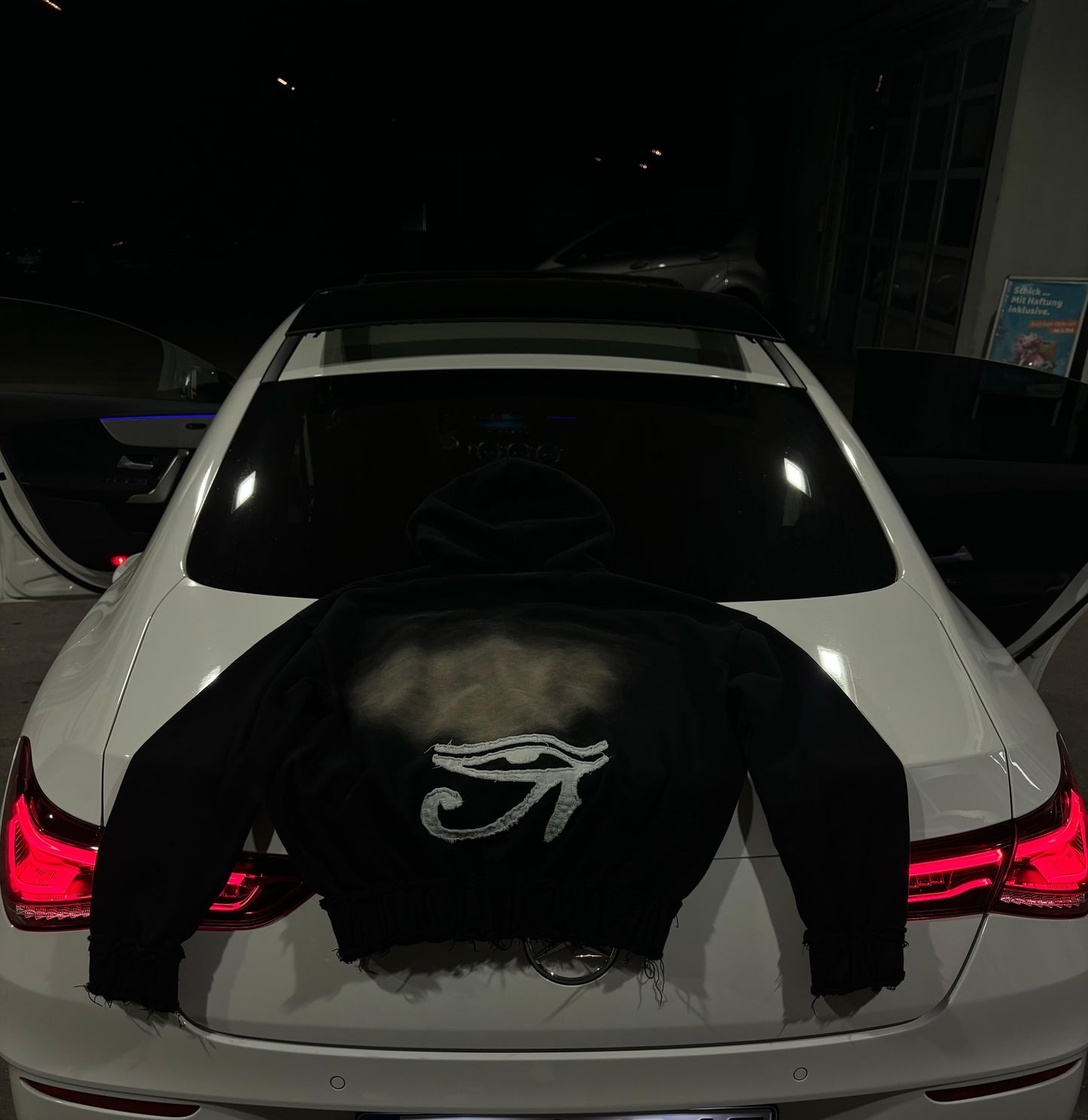 Eros-Tracksuit-Black-Baggy-Comfort-White-Design