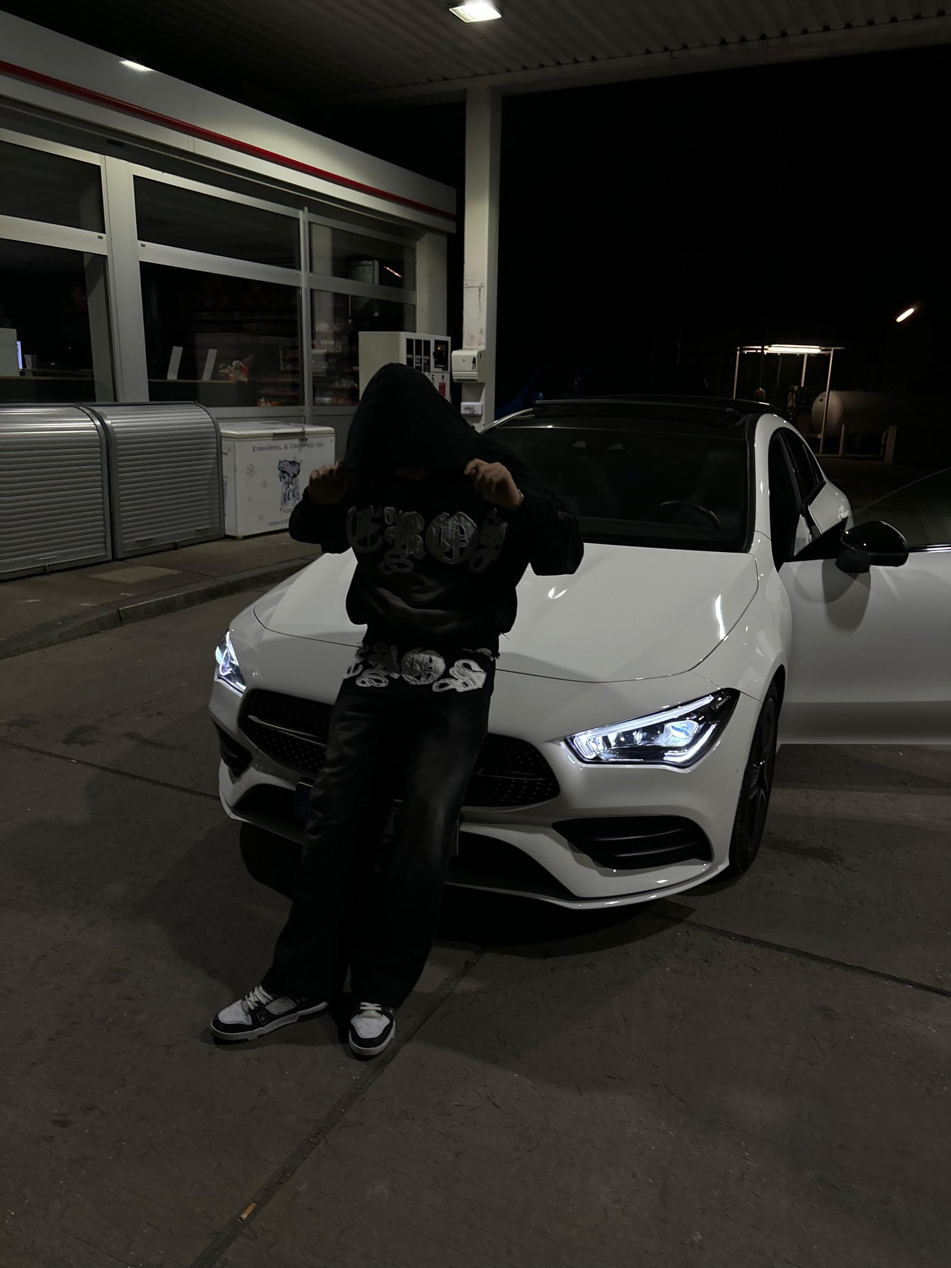 Eros-Tracksuit-Black-Baggy-Comfort-White-Design